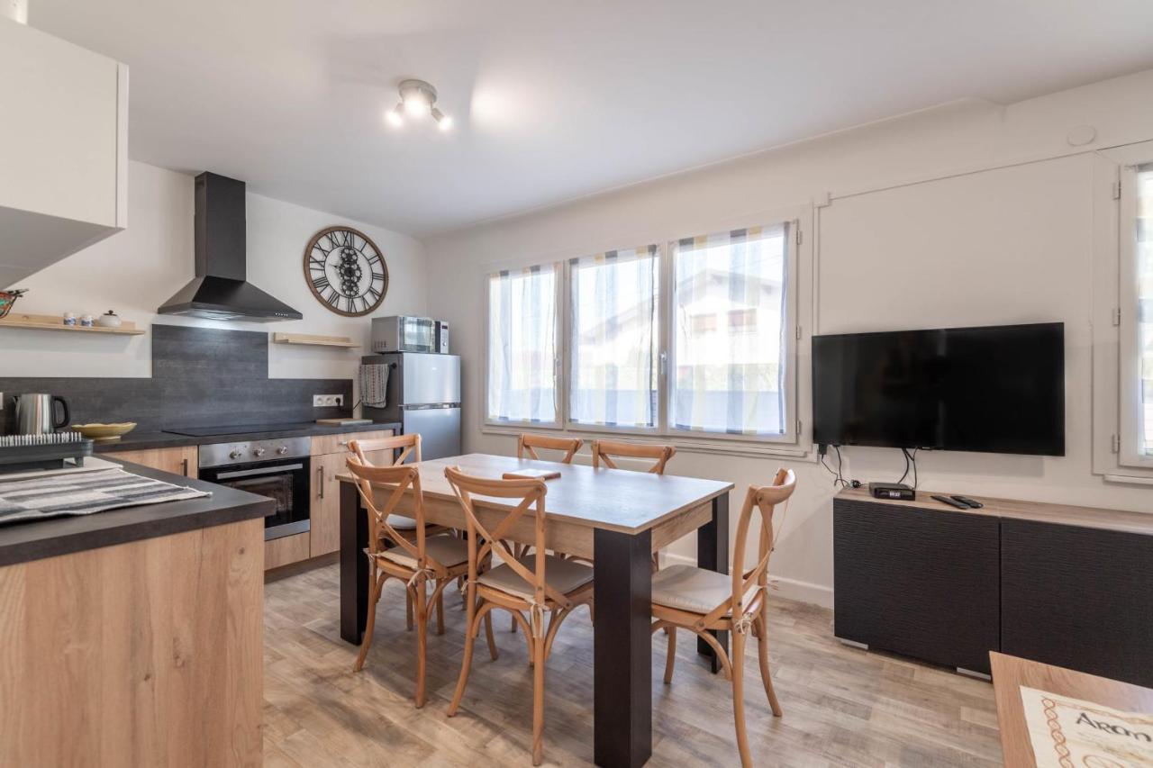 Casa a schiera in posizione ideale con 3 camere da letto parcheggio e giar Annecy Esterno foto